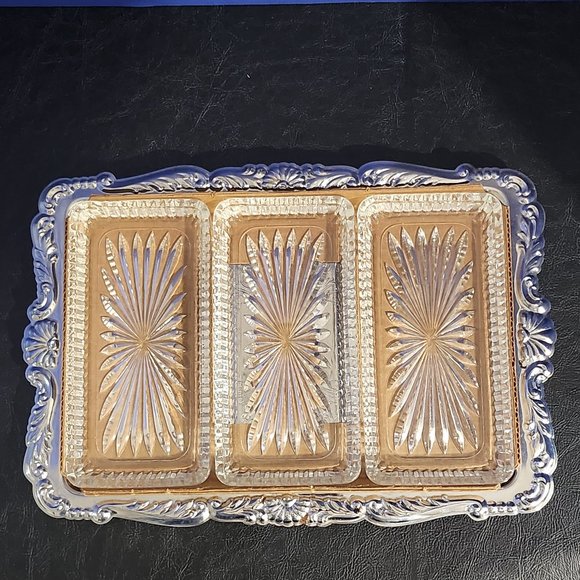 Irvineware 3 Dish Relish Tray Ensemble 1976 Inbox, 3 Glass Inserts, Scallop Silv - Picture 1 of 8